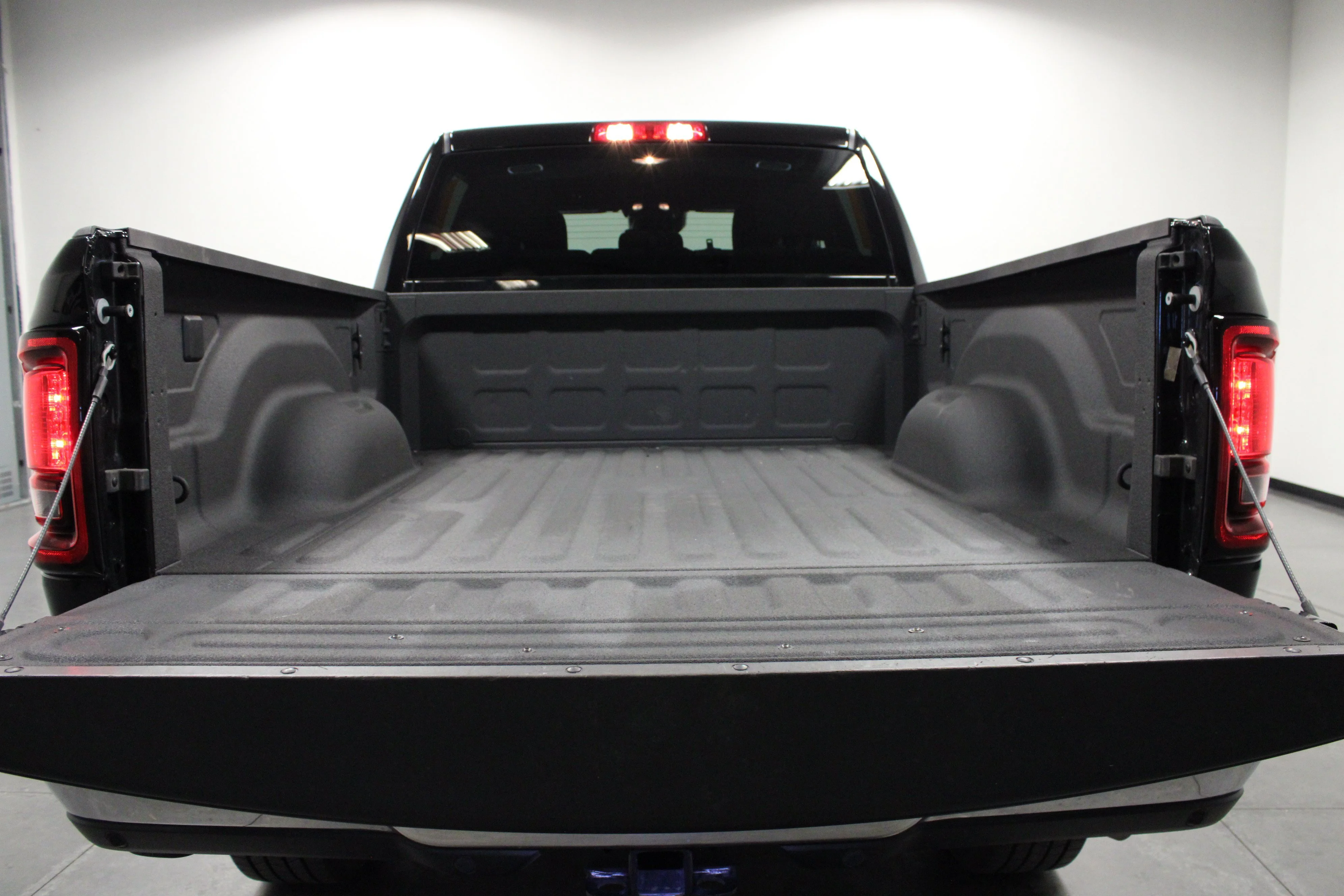 Used 2026 Diamond Black Crystal Pearlcoat Ram Big Horn image 14