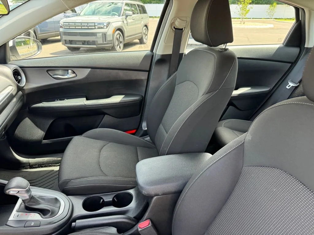 Used 2020 White Kia FE image 7