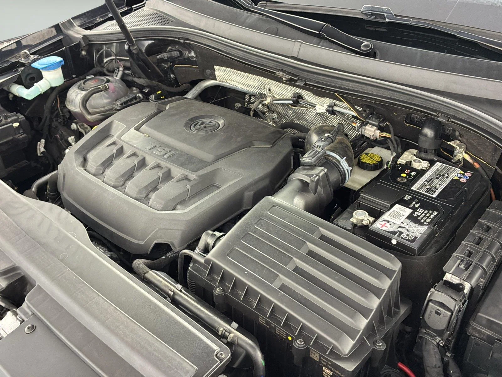 Used 2023  Volkswagen SE image 12