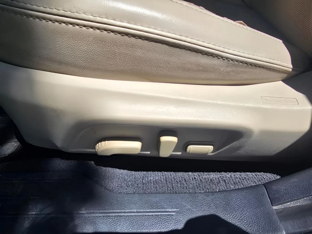 Used 2017 Tungsten Metallic Subaru Limited image 17