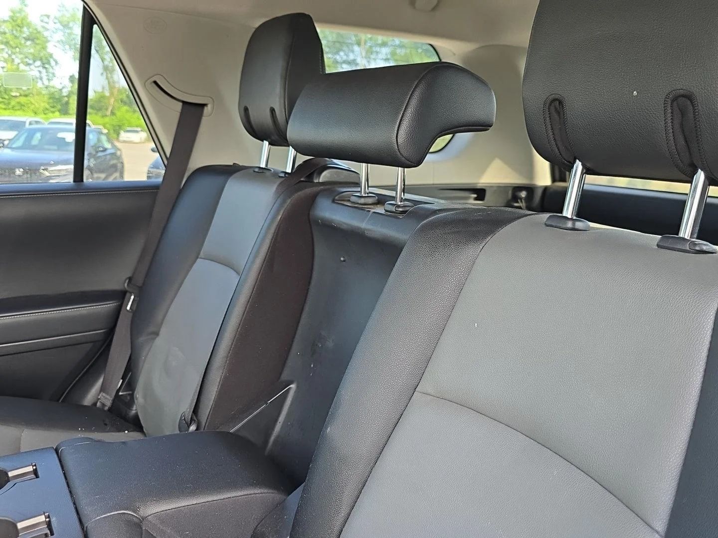 Used 2022 Magnetic Gray Metallic Toyota SR5 Premium image 16