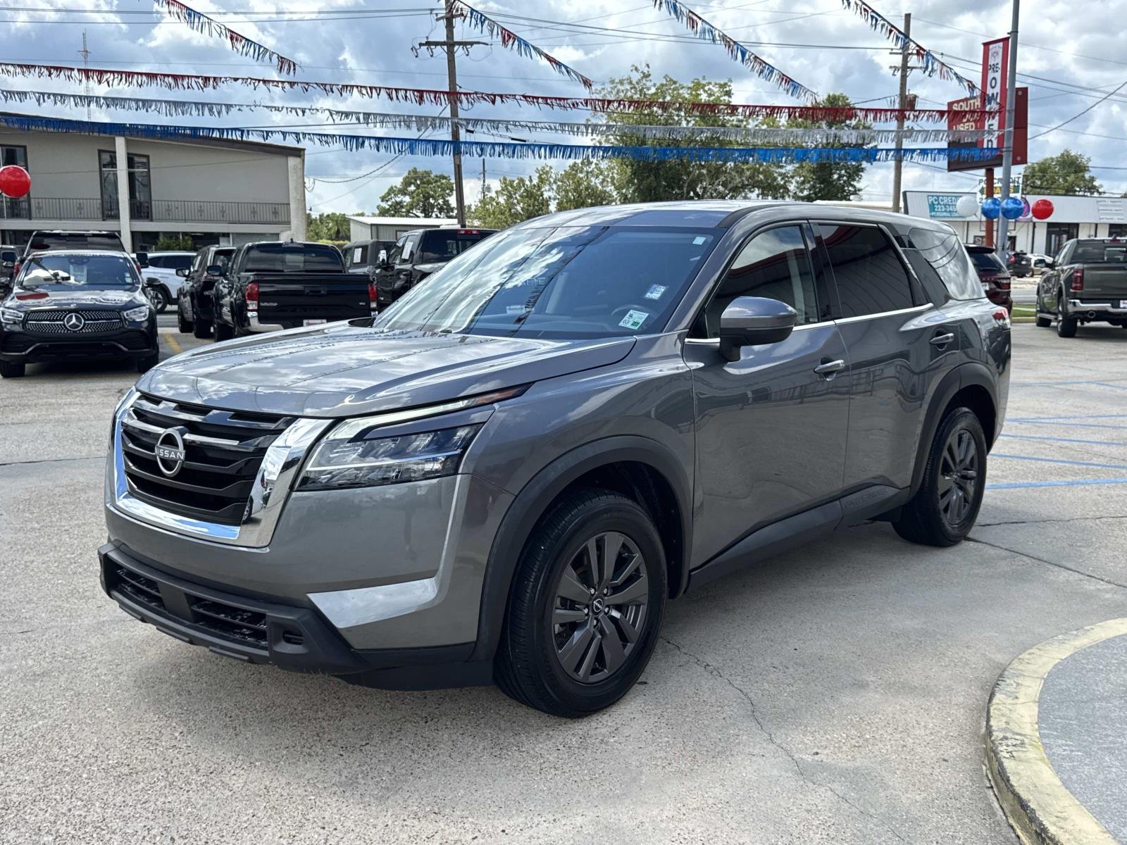 Used 2022 Gun Metallic Nissan S image 3