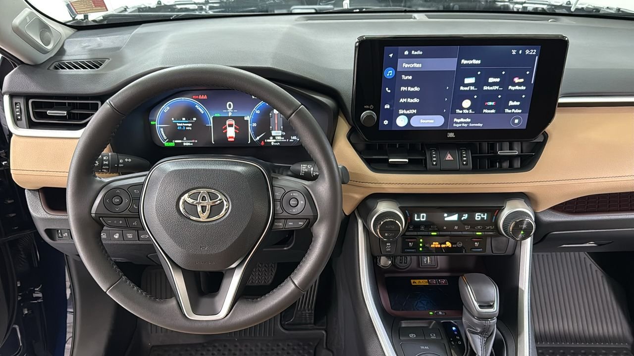 Certified Used 2025  Toyota Limited image 9