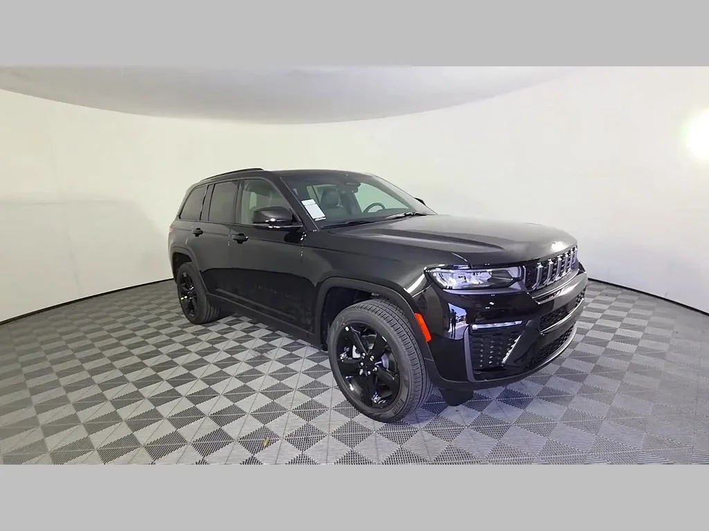 New 2026 Diamond Black Crystal Pearlcoat Jeep Limited image 21