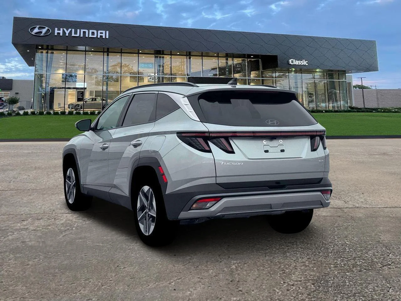 New 2026 Shimmering Silver Metallic Hyundai SEL Premium image 5