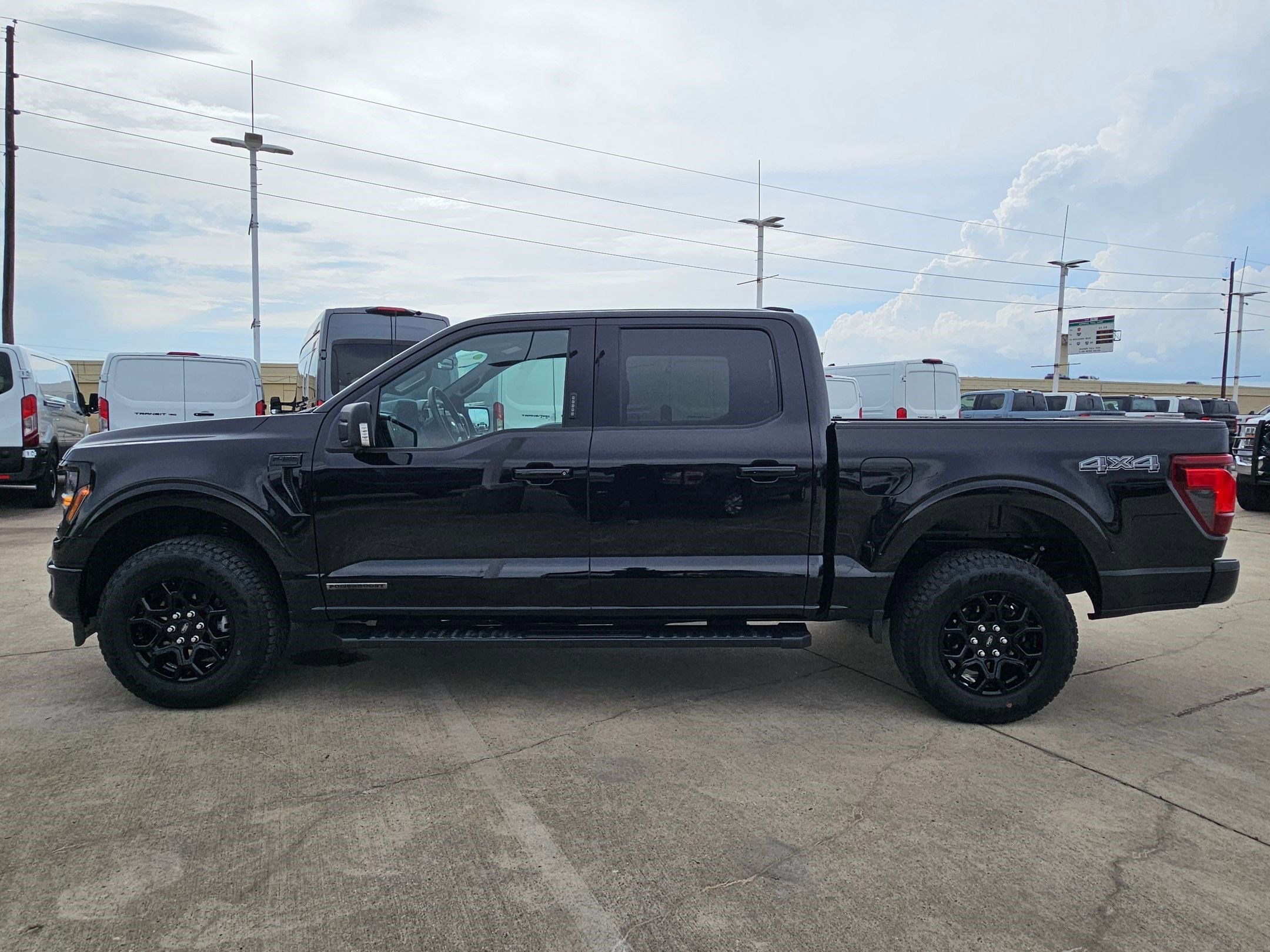 Used 2024 Blue Ford XLT image 6