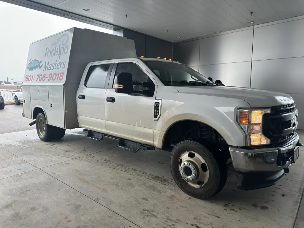 Used 2022 Oxford White Ford XL image 3