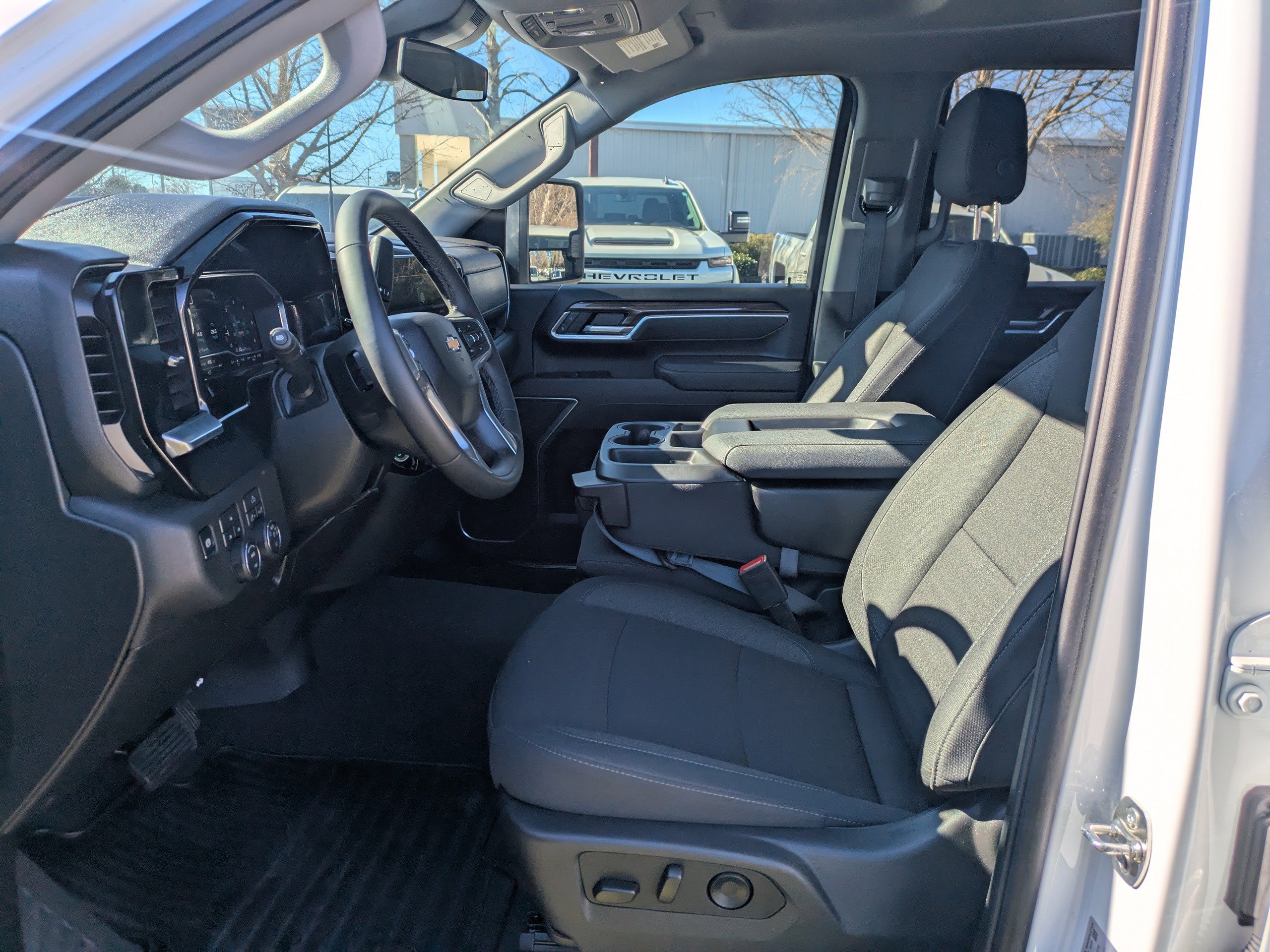 Used 2025 Summit White Chevrolet LT image 20