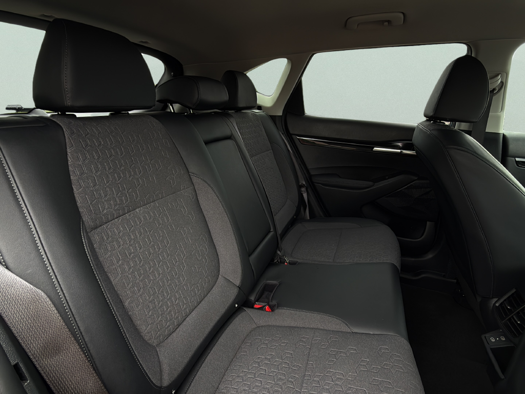 Used 2024 Pluton Blue/Black Roof Kia S image 22
