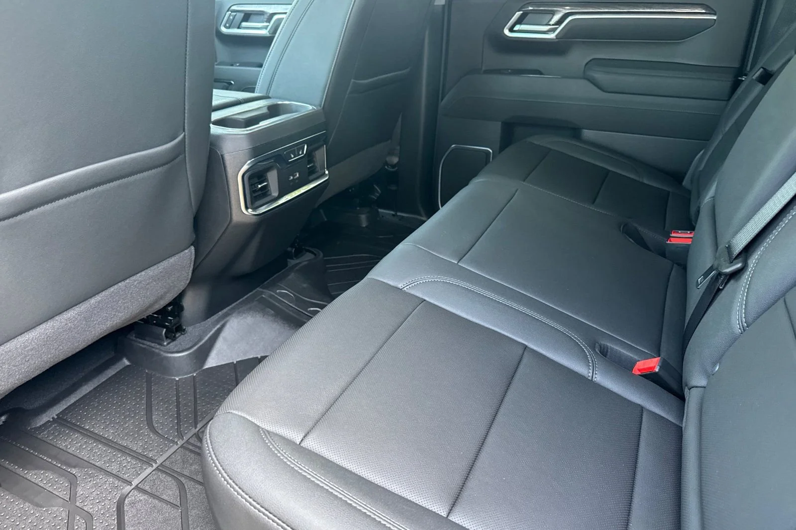 2026 Chevrolet Silverado 1500 LTZ - Photo 11