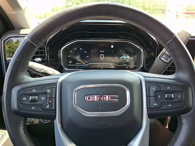 Used 2022 Beige GMC Elevation image 25