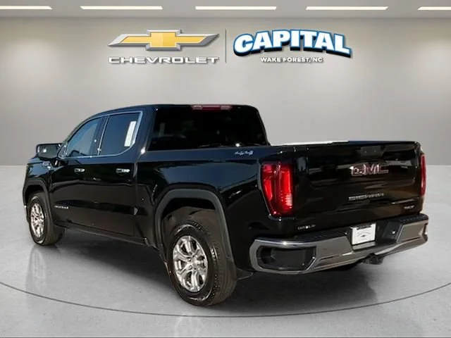 Used 2025 Onyx Black GMC SLT image 4