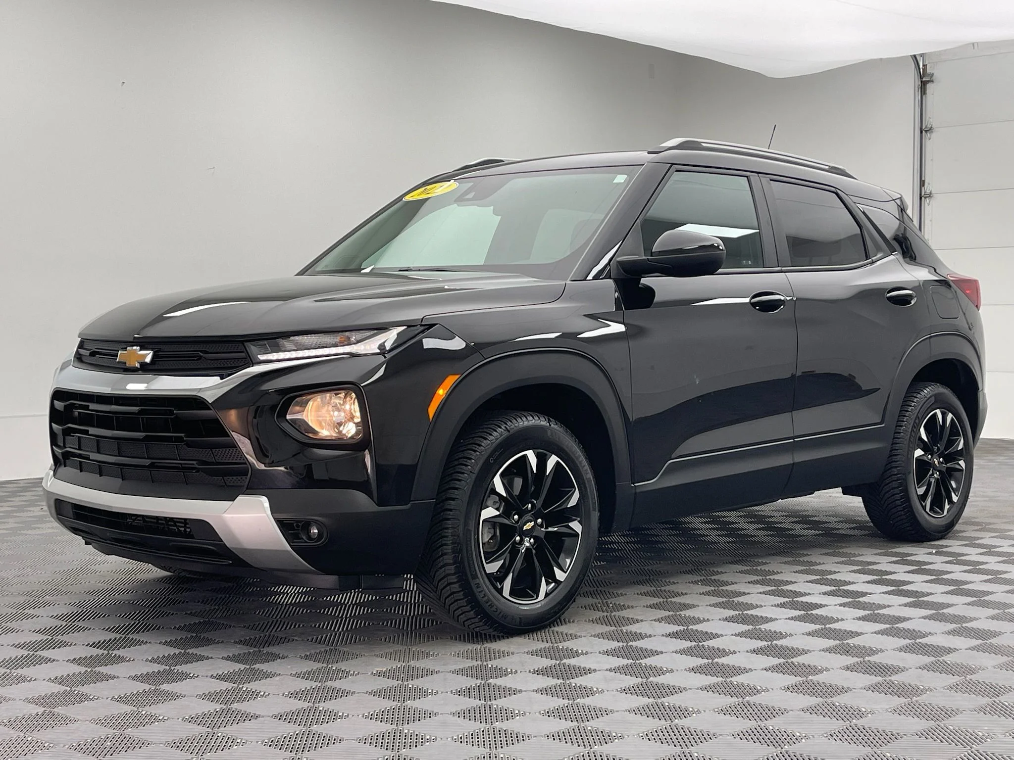 Used 2022 Mosaic Black Metallic Chevrolet LT image 2