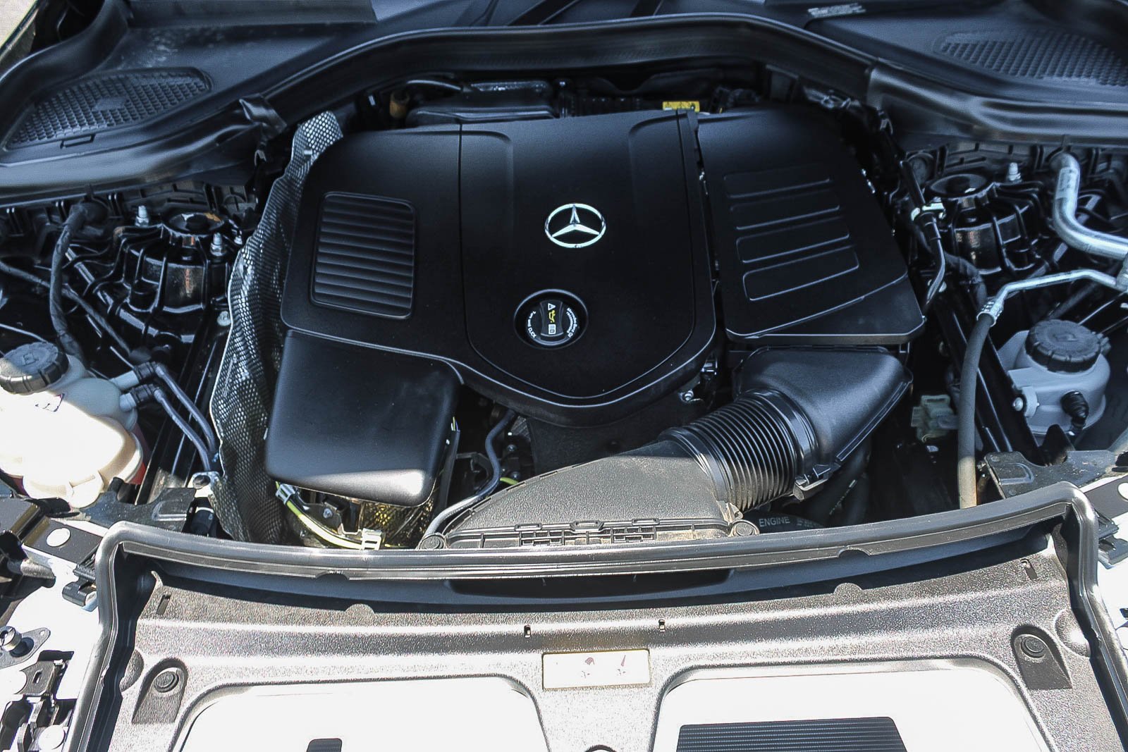 Used 2025  Mercedes-Benz GLC 300 image 26