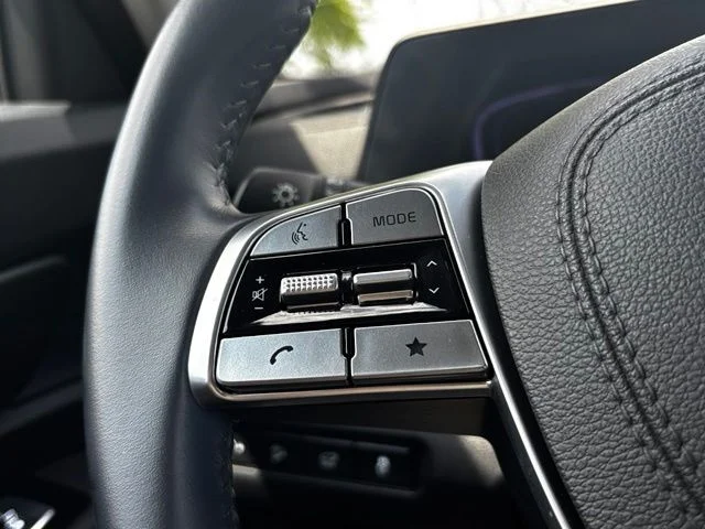 Used 2025 Silver Kia S image 18
