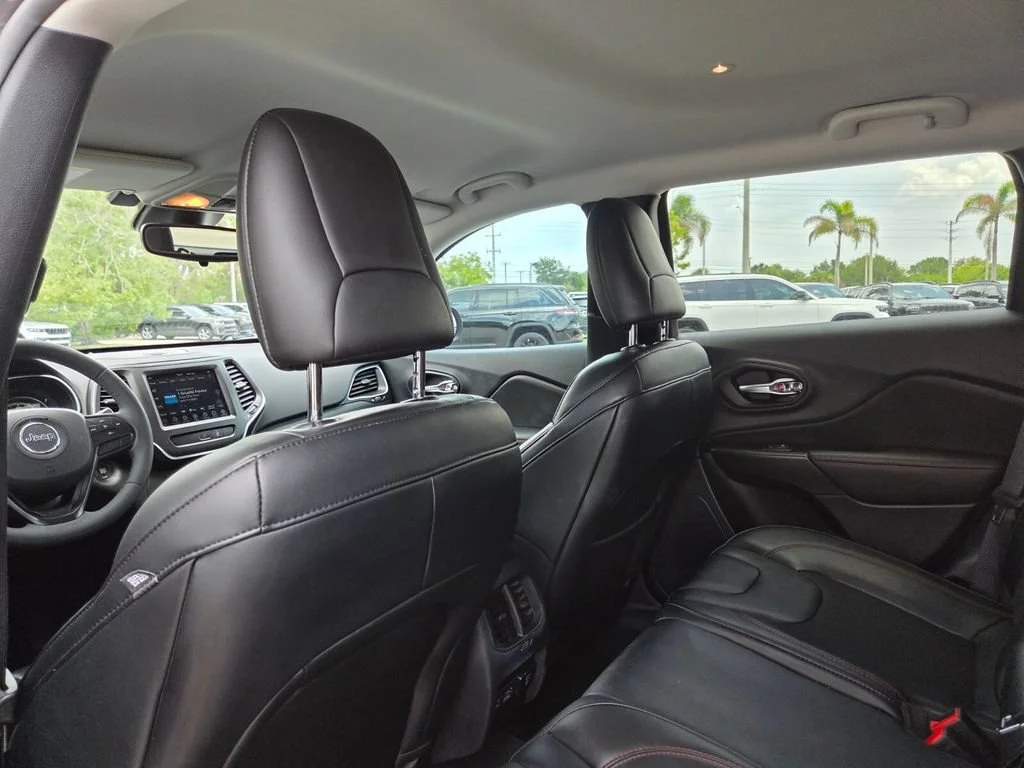 Used 2022 Granite Crystal Metallic Clearcoat Jeep Trailhawk image 24