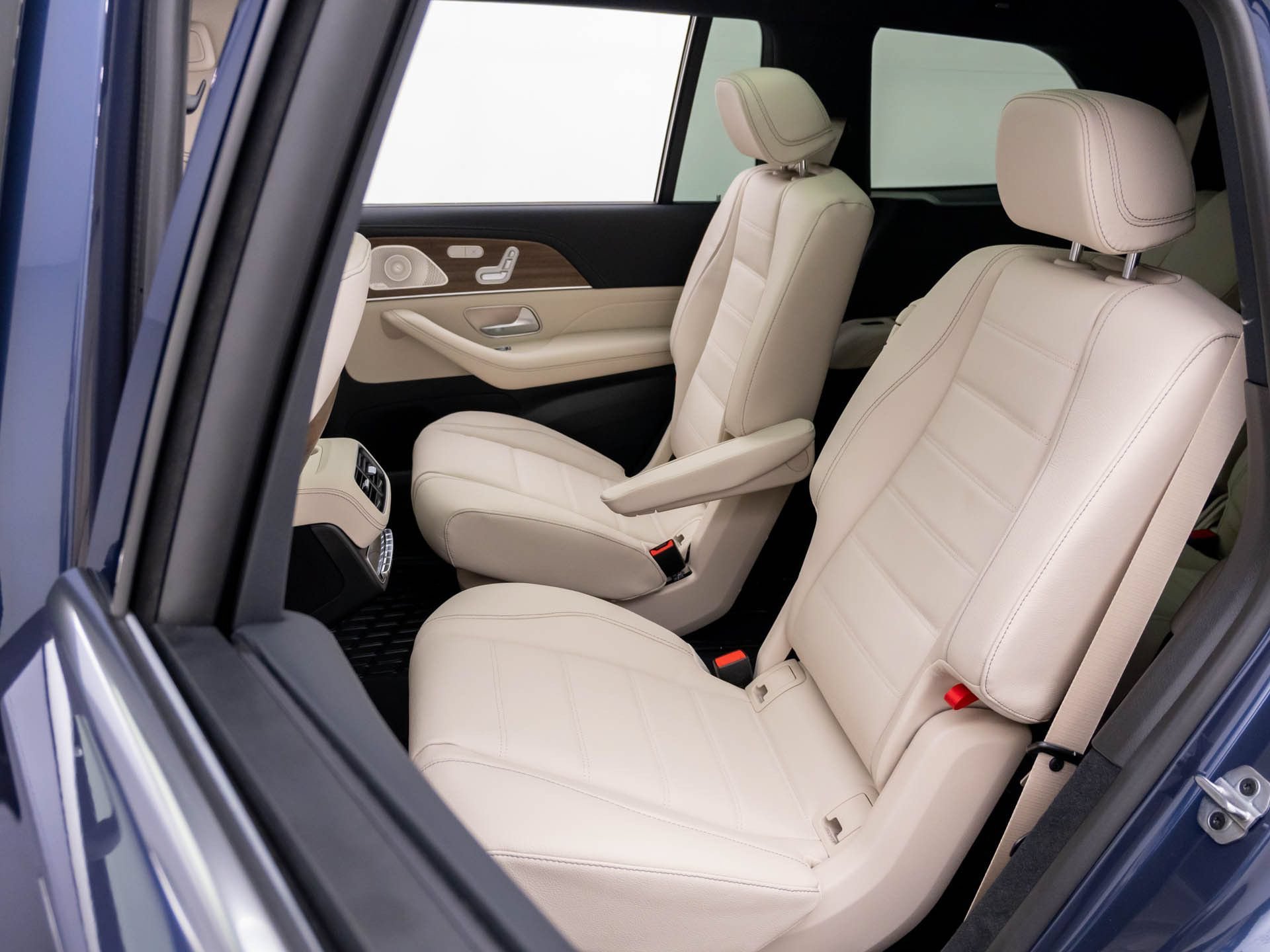 New 2026 Twilight Blue Metallic Mercedes-Benz GLS 580 image 59