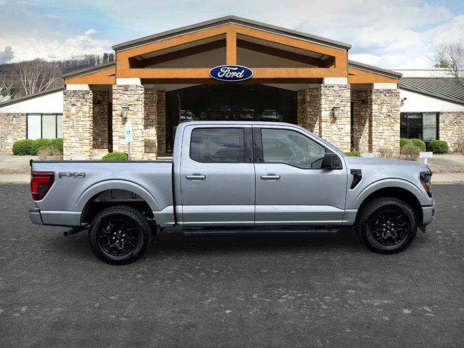 New 2026 Iconic Silver Metallic Ford XLT image 4