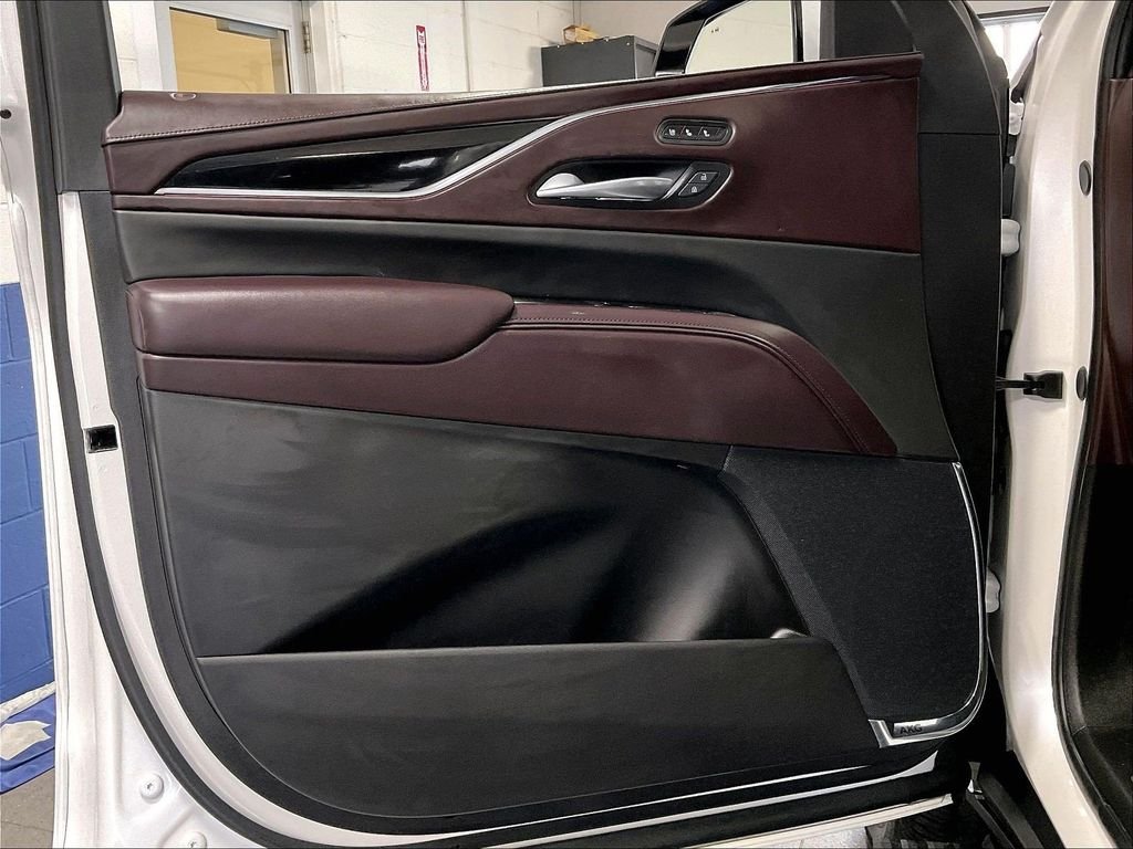 Used 2024 White Cadillac Sport Platinum image 9