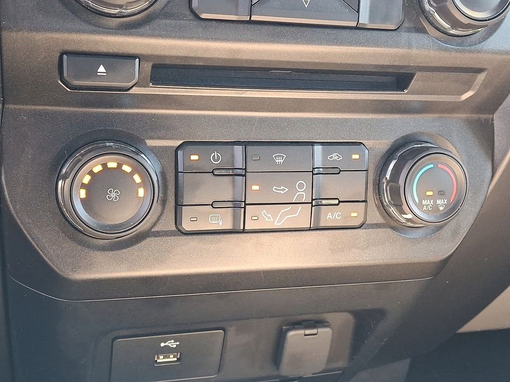 Used 2018 Silver Ford XLT image 16