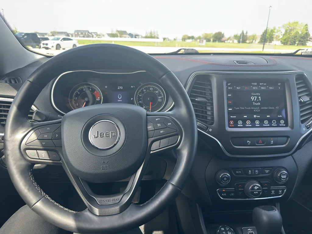 Used 2021 Velvet Red Pearlcoat Jeep Trailhawk image 13
