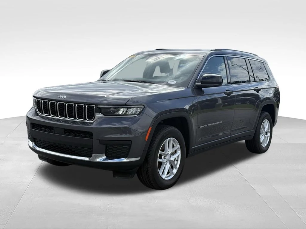 2022 Jeep Grand Cherokee L Laredo 4x4's photo