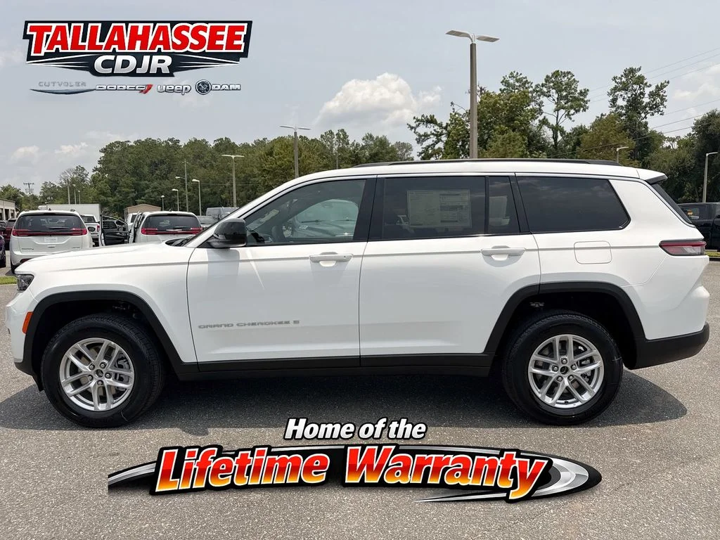 New 2026 Bright White Clear-Coat Exterior Paint Jeep  image 8