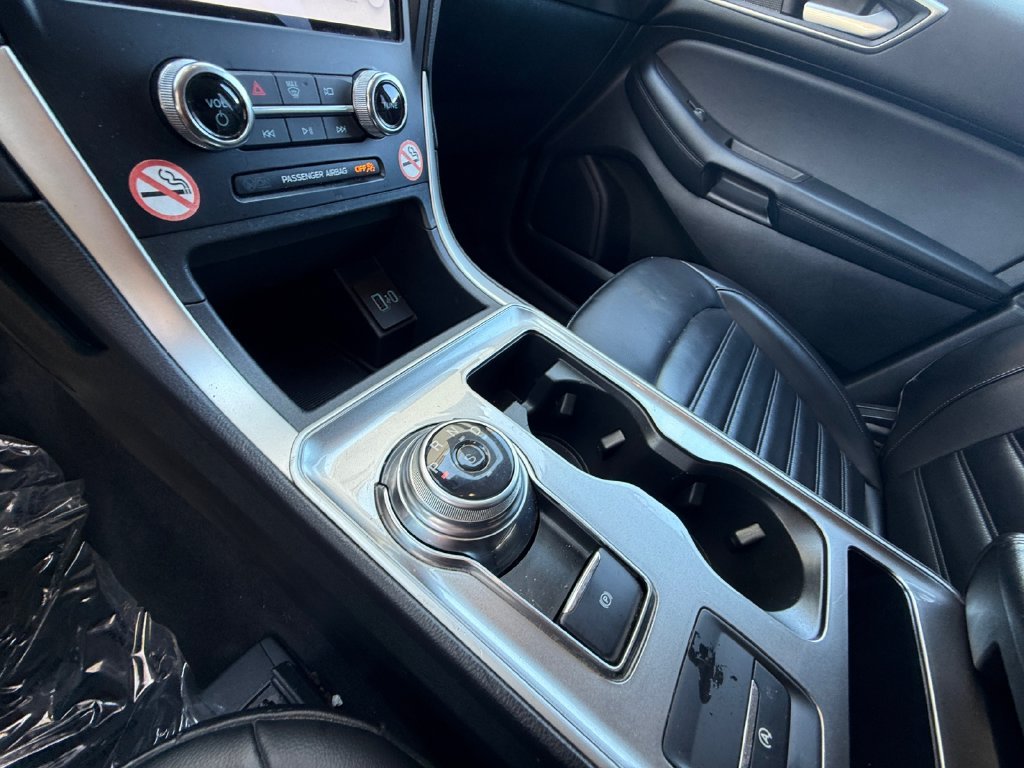Used 2024 Gray Ford SEL image 22