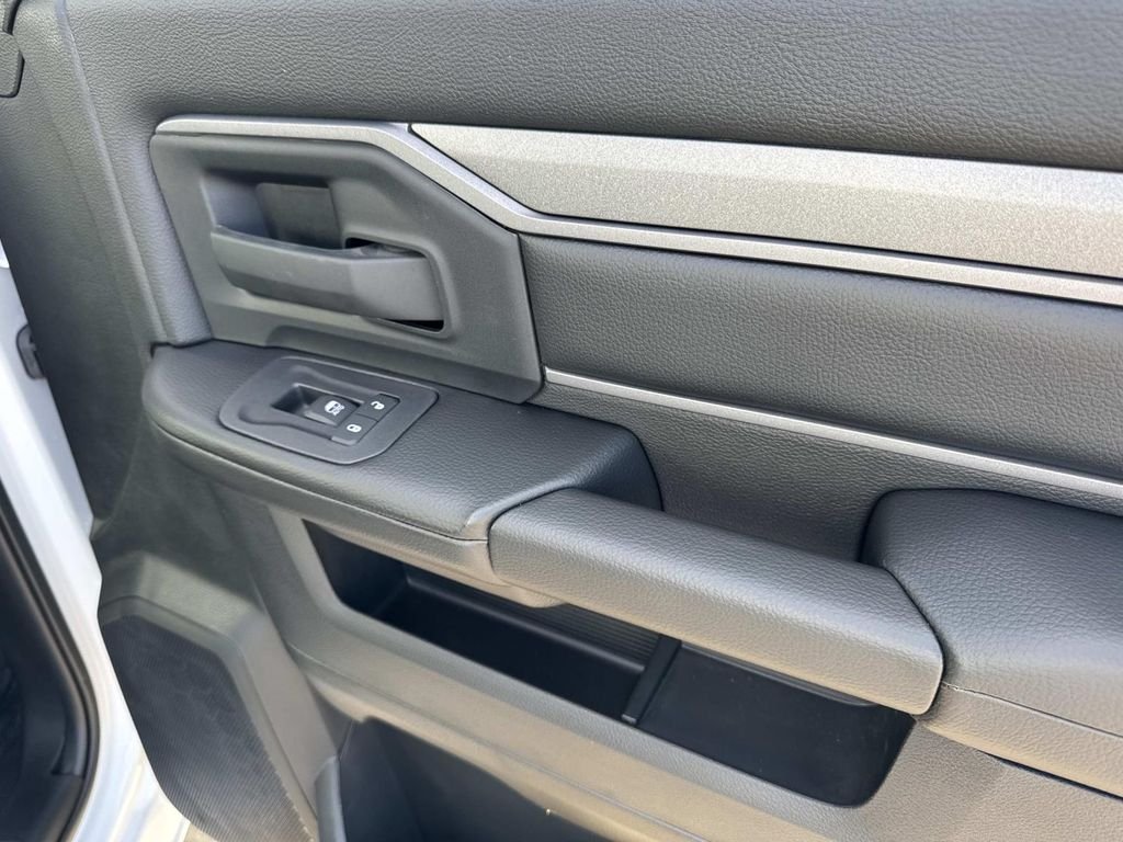2026 RAM 3500 Chassis Tradesman - Photo 24