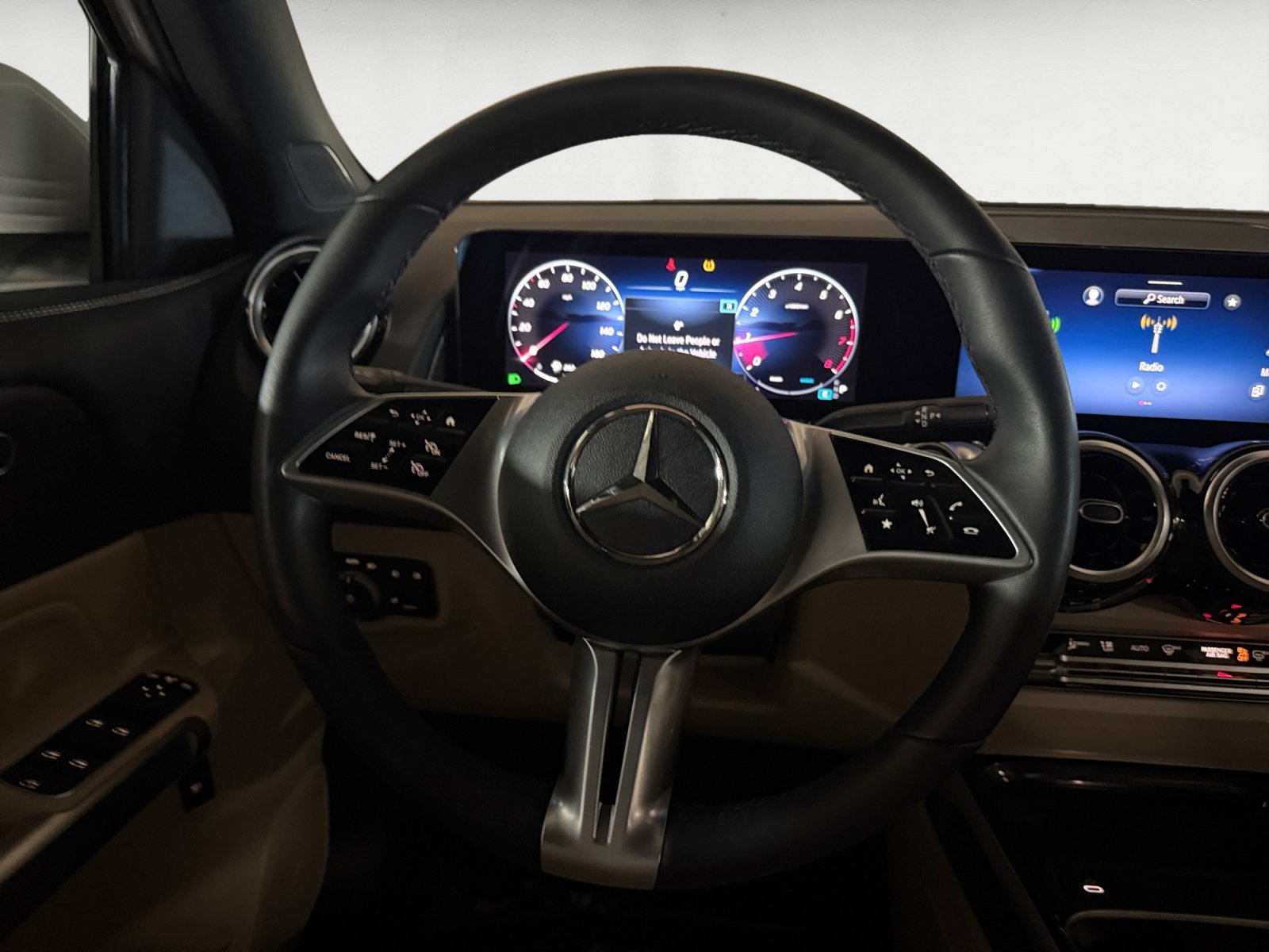 Used 2026 Polar White Mercedes-Benz GLB 250 image 11