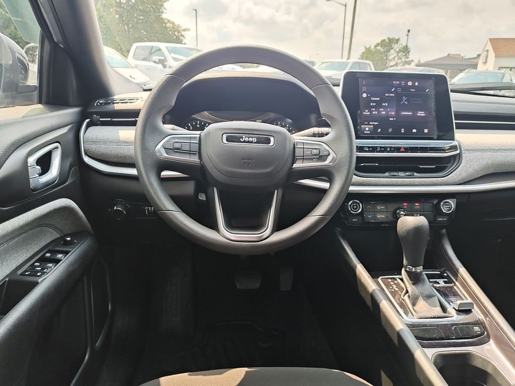 Used 2025 Silver Jeep Sport image 18