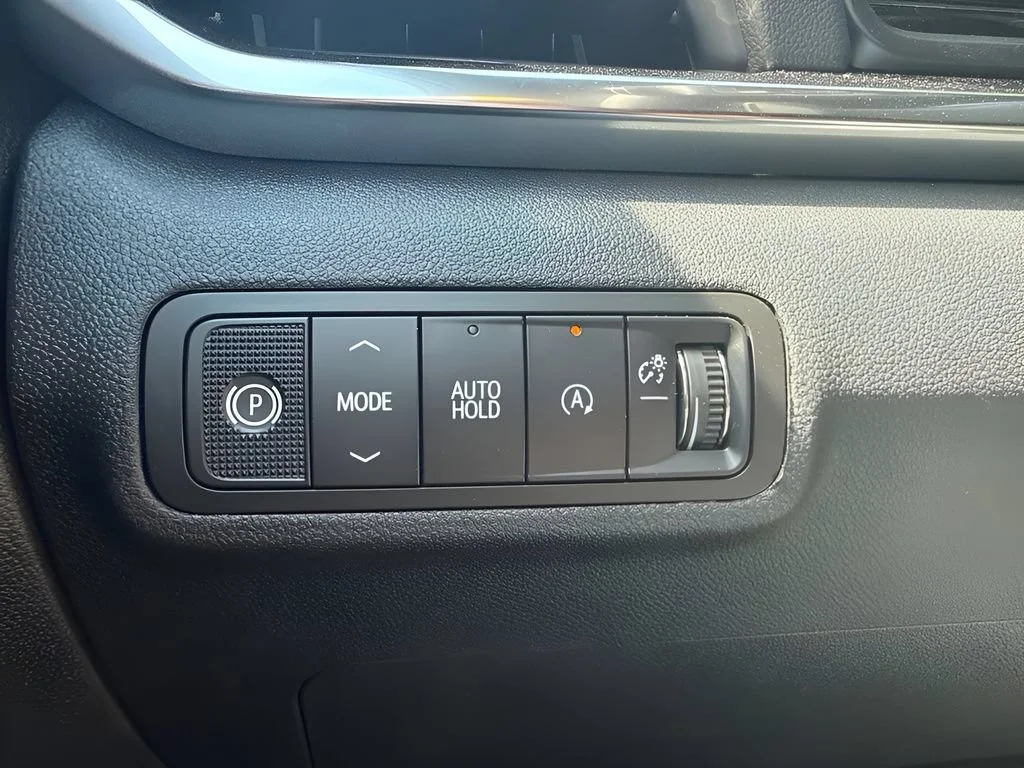 New 2027 Summit White GMC Elevation image 25
