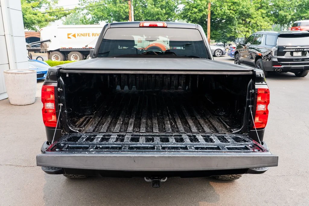 Used 2018 Black Chevrolet LT image 8