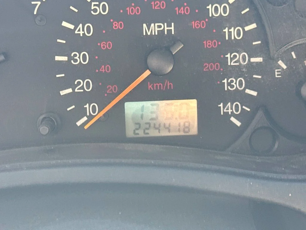 Used 2004  Ford ZX3 image 8
