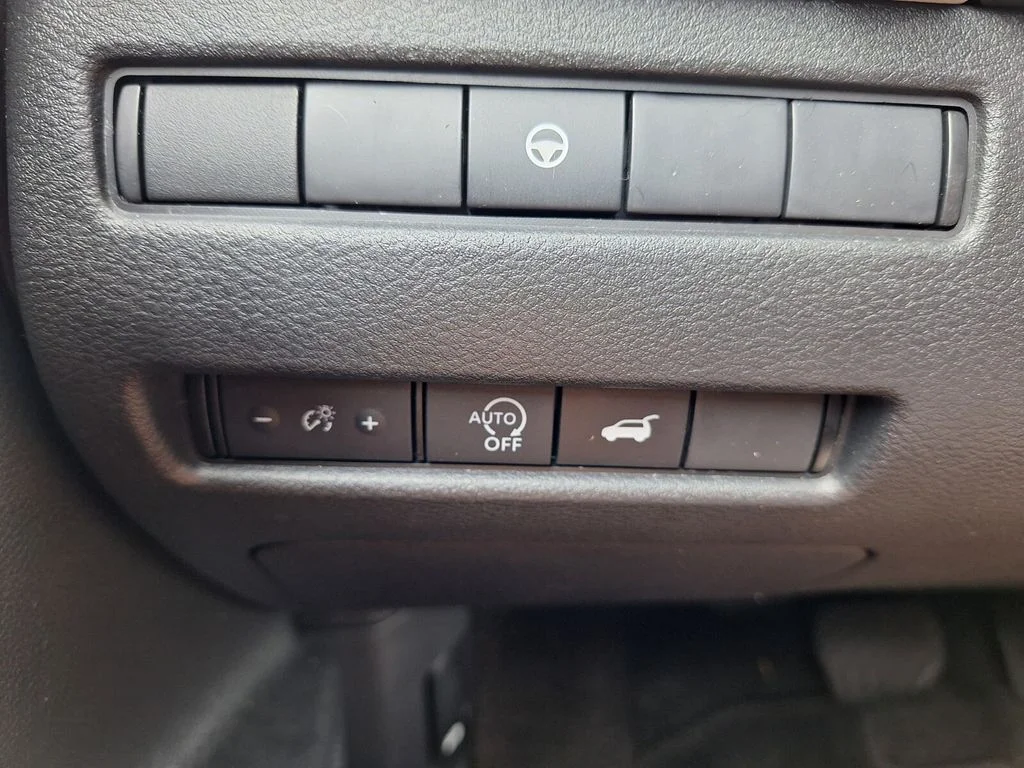 Used 2024 Black Nissan SL image 12