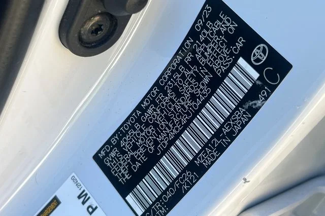 Used 2024 Ice Toyota SE image 33