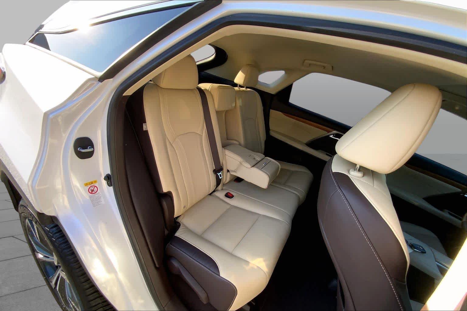 Used 2019 Eminent White Pearl Lexus  image 17