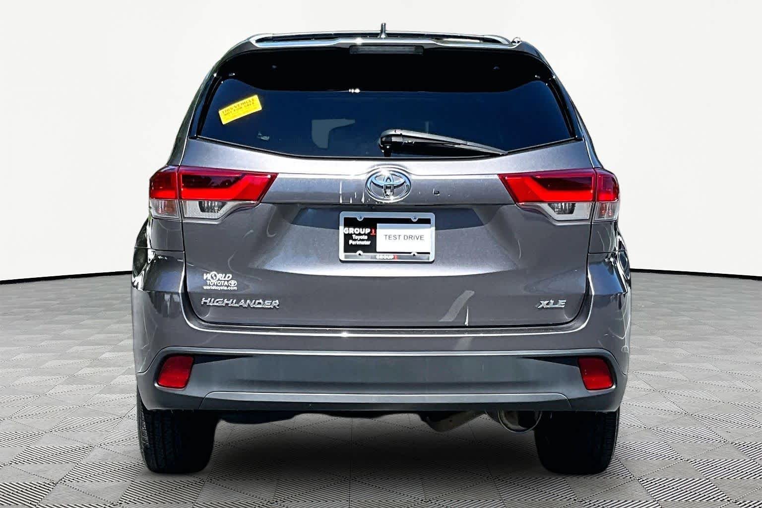 Used 2018 Predawn Gray Mica Toyota XLE image 5