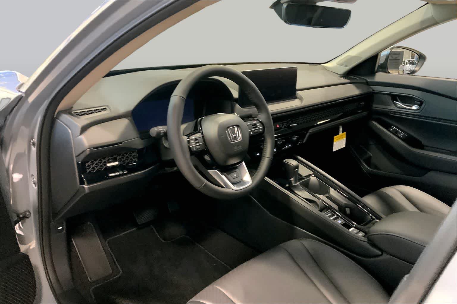 New 2026 Urban Gray Pearl Honda Touring Hybrid image 8