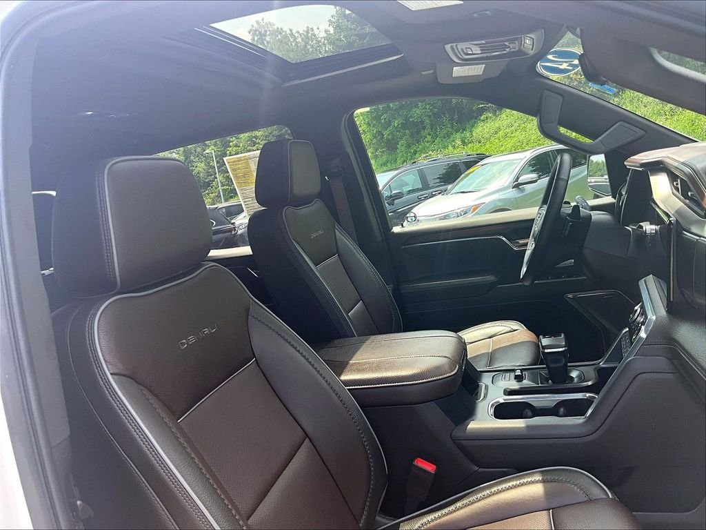 Used 2024 White GMC Denali image 11