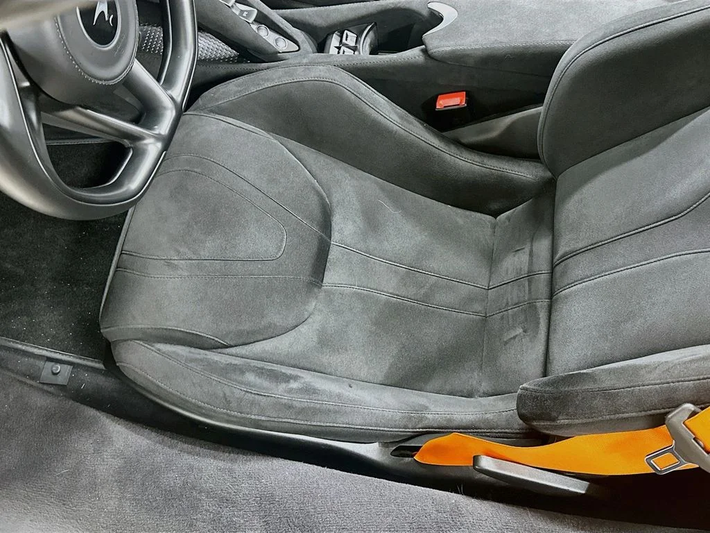Used 2025  McLaren  image 21