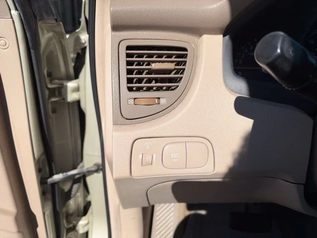 Used 2007 Tan Kia LX image 9