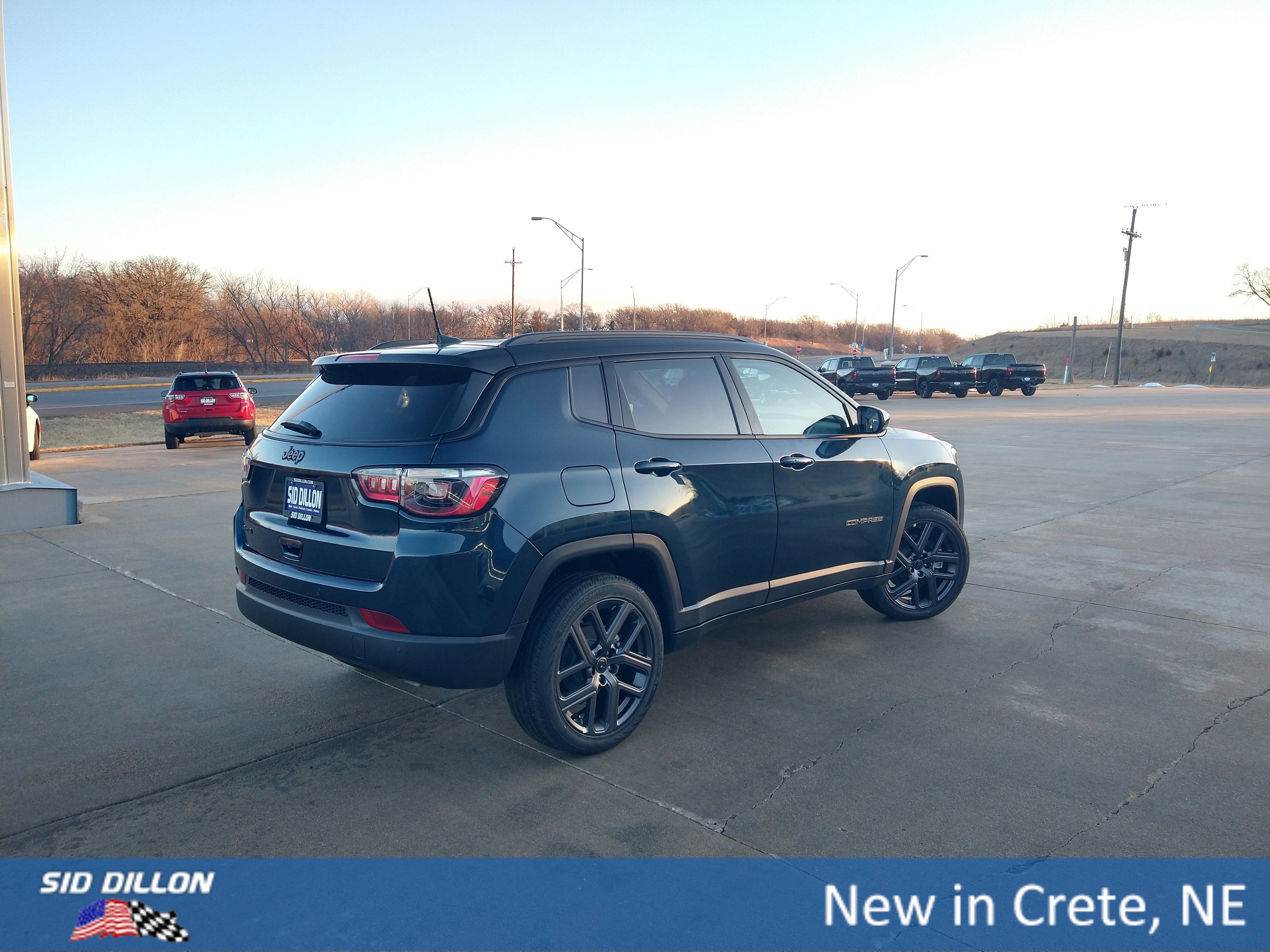 New 2026 Fathom Blue Pearl-Coat Exterior Paint Jeep Limited image 12