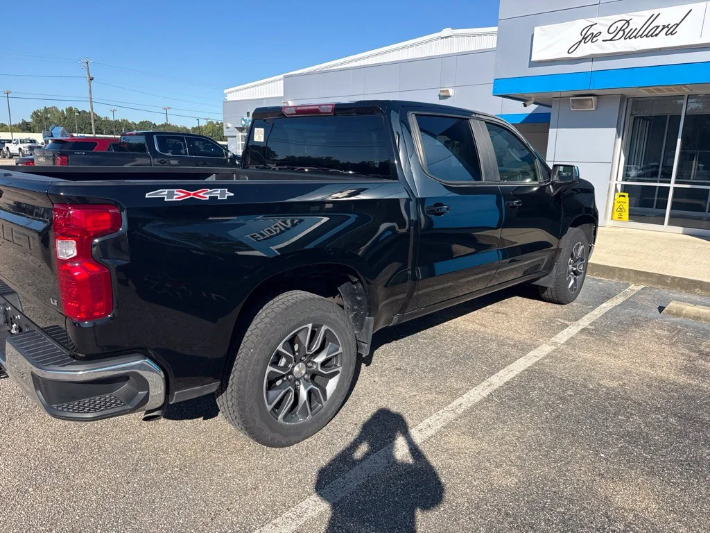 Used 2024 Black Chevrolet LT image 4