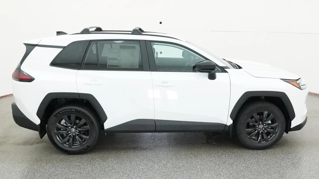New 2026 Ice Cap Toyota XLE Premium image 14