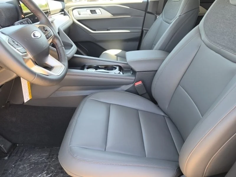 New 2026 Vapor Blue Metallic Ford Active image 9