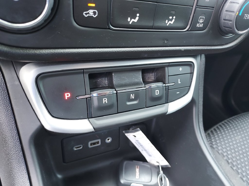 Used 2024 White GMC SLE image 24