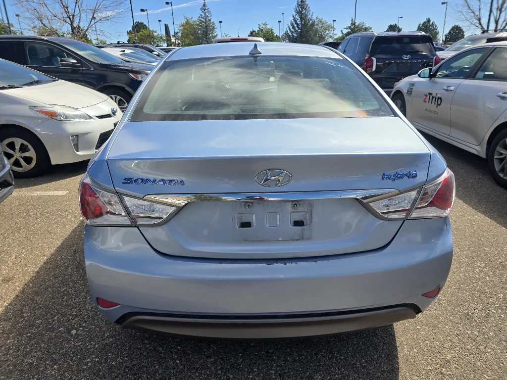Used 2013 Blue Sky Metallic Hyundai  image 16