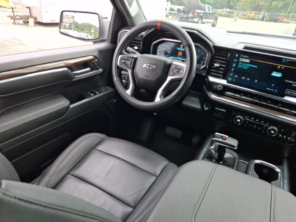 Used 2024 Summit White Chevrolet RST image 15
