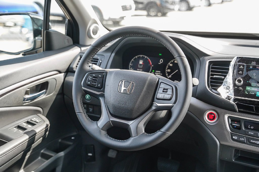 2025 Honda Ridgeline Sport - Photo 18